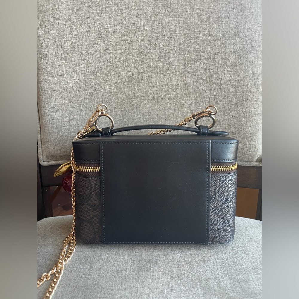 COPY - NWT!COACH COSMETIC CASE CROSSBODY IN SIGNATURE CANVAS(CW728)GOLD/WALNUT/… - Picture 2 of 9